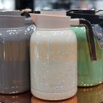 فلاسک فینیک سایز 2 لیتر دسته چوبی