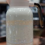 فلاسک فینیک سایز 2 لیتر دسته چوبی