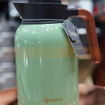 فلاسک فینیک سایز 2 لیتر دسته چوبی