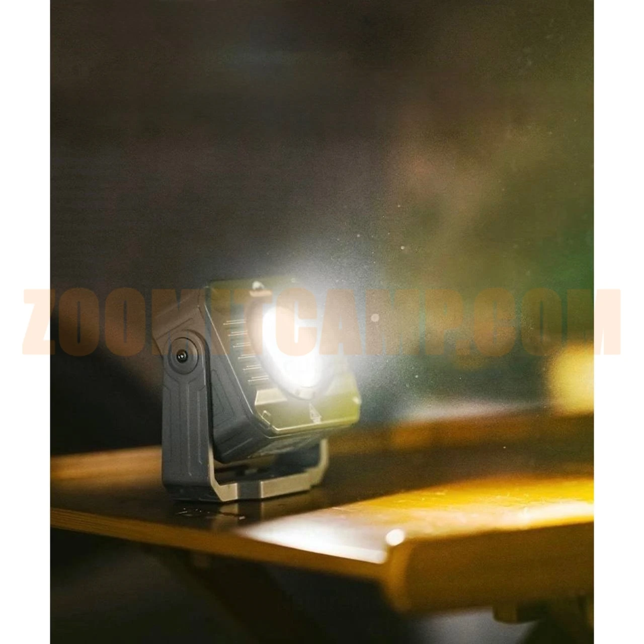 چراغ پروژکتور شارژی 1200 لومنی کمپینگ نیچرهایک مدل CNK2300012 4 چراغ پروژکتور شارژی 1200 لومنی کمپینگ نیچرهایک مدل CNK2300012