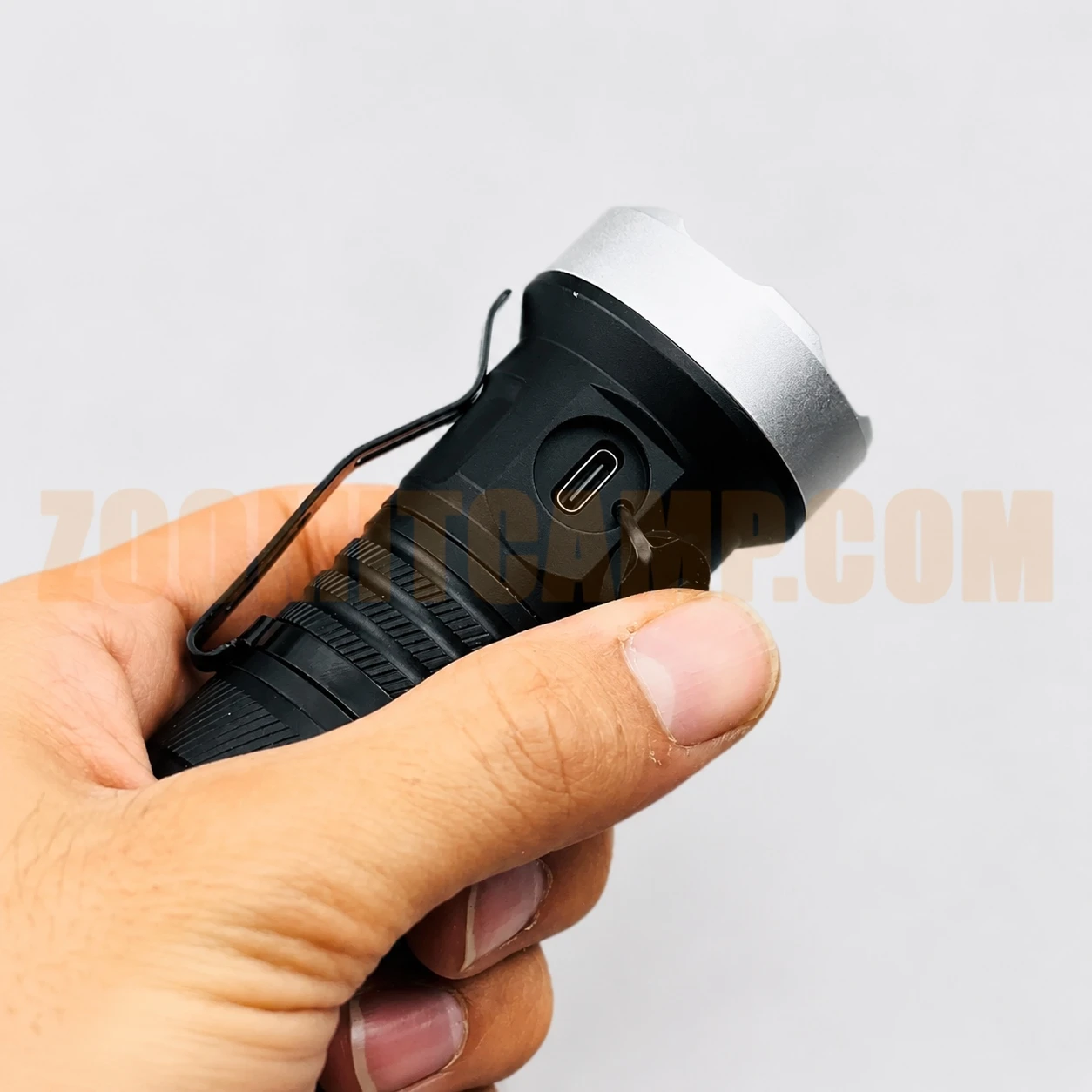 چراغ قوه 300 لومنی یامو مدل YEMAO YM-F963X 5 چراغ قوه 300 لومنی یامو مدل YEMAO YM-F963X