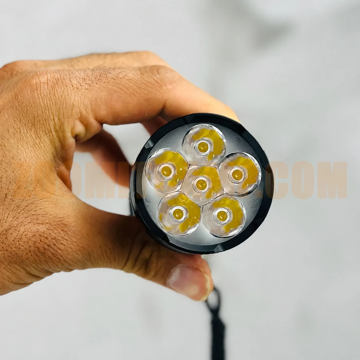 چراغ قوه 5200 لومنی یامو مدل YEMAO YM-F96-6 6 چراغ قوه 5200 لومنی یامو مدل YEMAO YM-F96-6